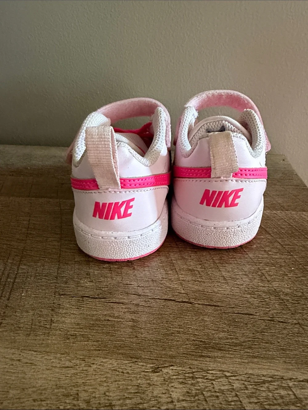 Nike Kids Light Pink Sneakers with Bright Pink Laces